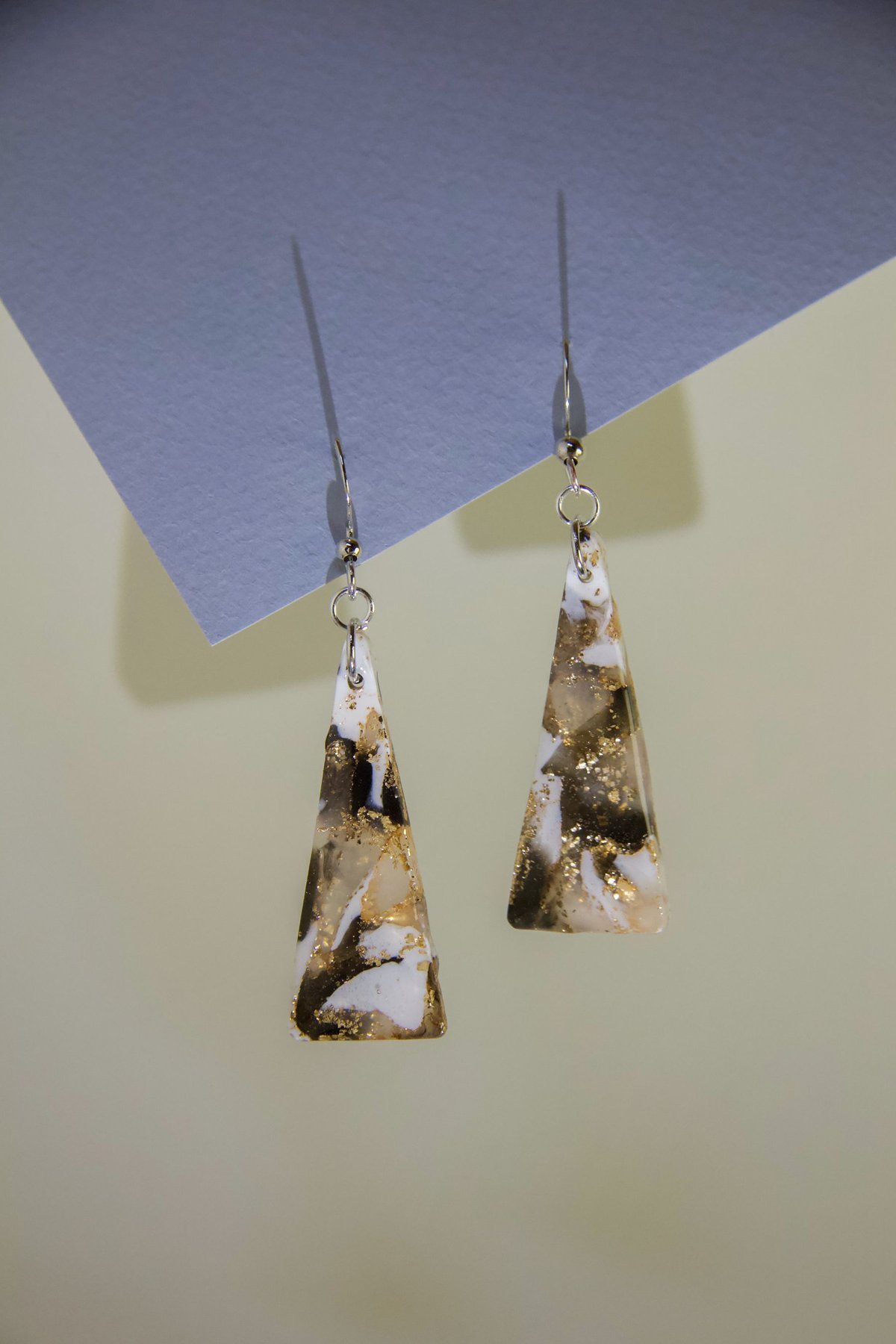 Cartes de boucles d’oreilles personnalisées : vos bijoux conviennent-ils ? 8 points à vérifier avant impression