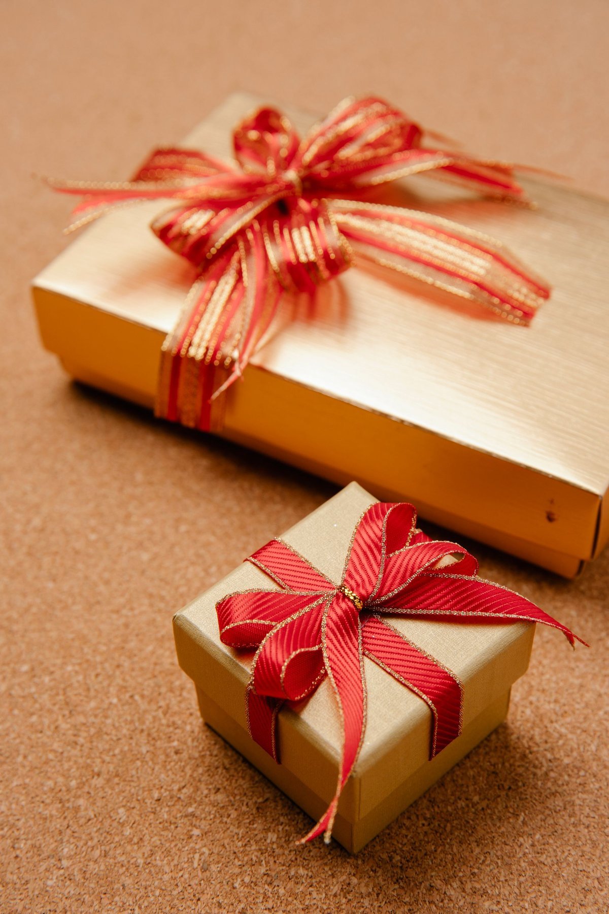 Christmas Packaging: 7 Ways to Look Festive Without Overstock